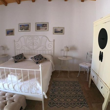 Monti Russu Natural Guest House Aglientu Zewnętrze zdjęcie