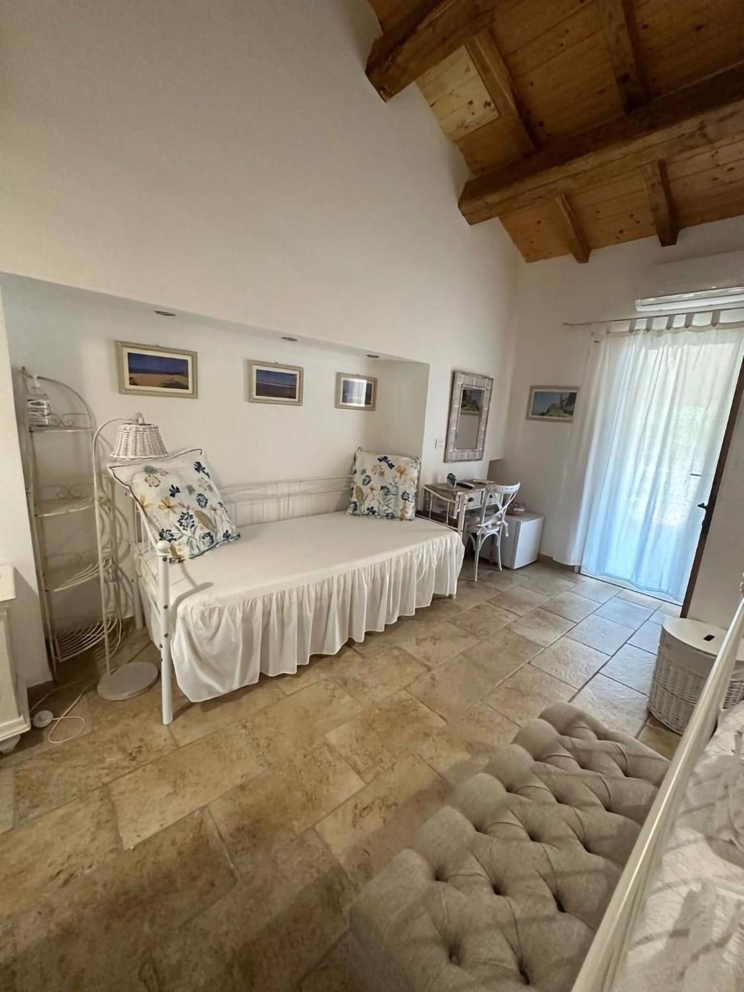 Monti Russu Natural Guest House Aglientu Zewnętrze zdjęcie